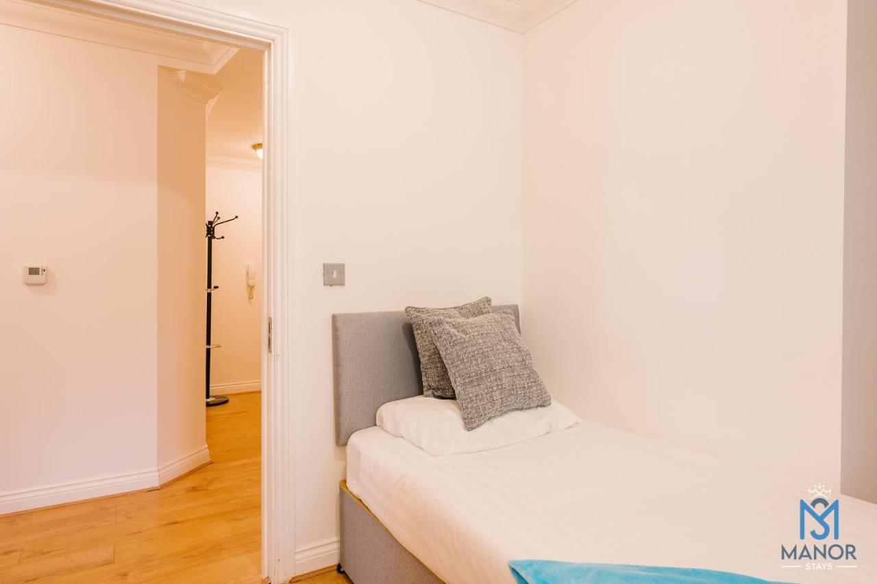 05Th Residence Of Lord Avenue Sleeps Five People Northampton Eksteriør billede